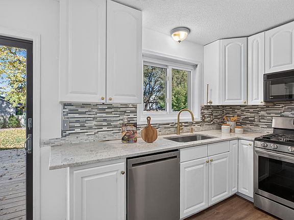 5th image of 3705 138th Ln NW