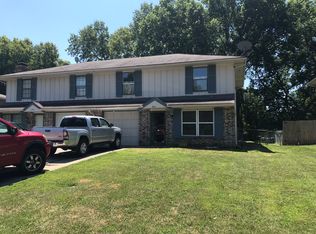 514 SW Parkwood Dr, Blue Springs, MO 64014