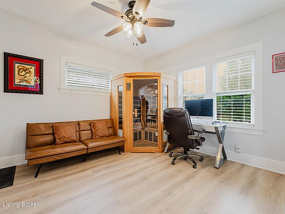 3rd image of 2344 Lansdowne Ave