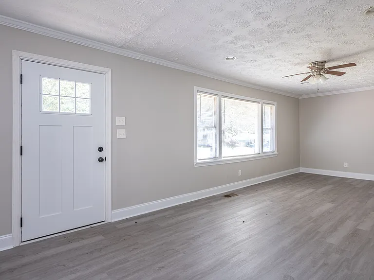 2153 Burroughs Ave SE — Photo 3