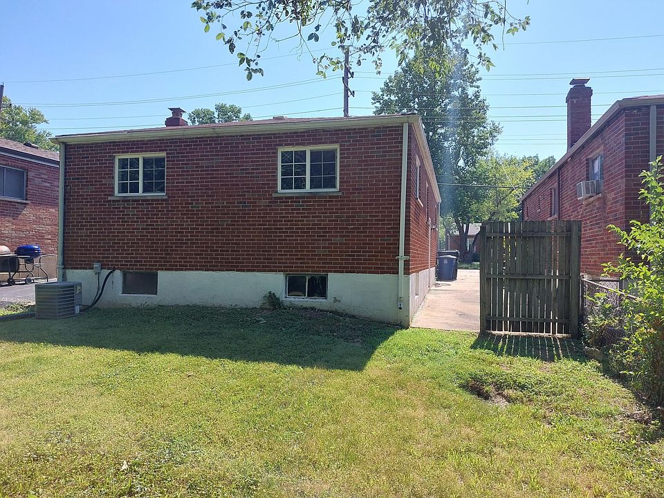 2nd image of 1327 82nd Blvd