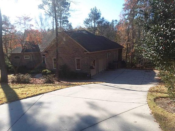 3rd image of 201 Golden Oak Dr