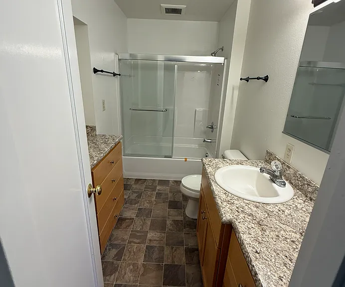 515 N Meridian St — Photo 5