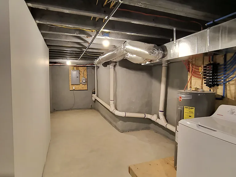 1523 W Oakdale St — Photo 14