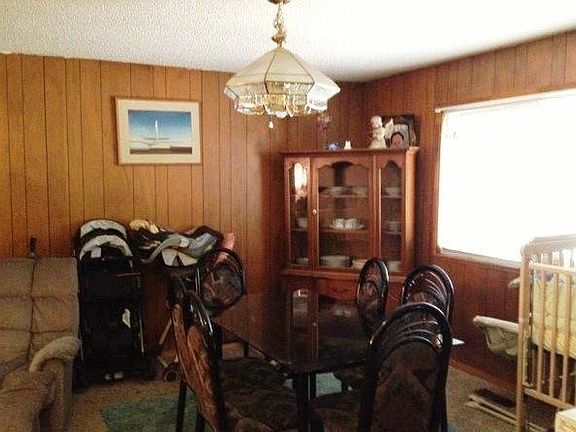 4th image of 2481 Rose Ave