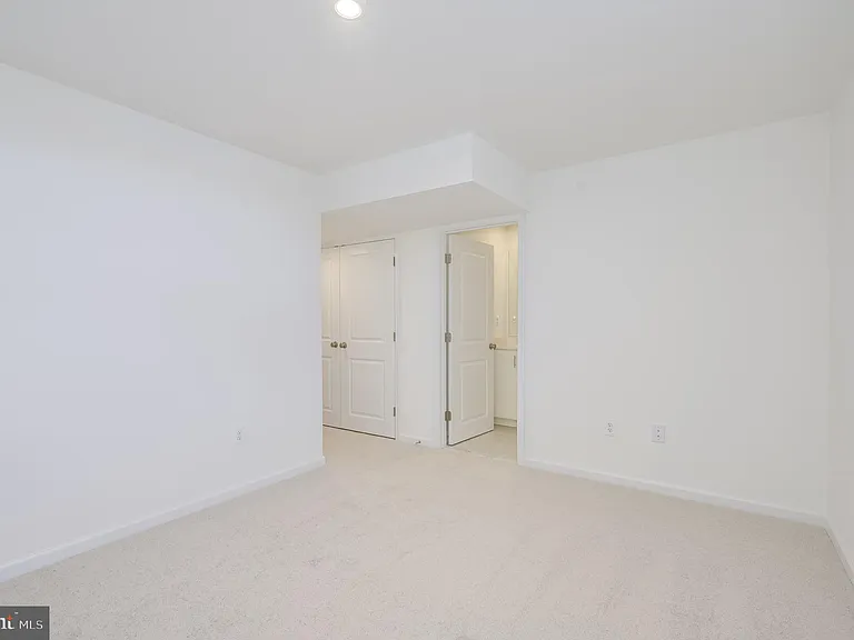 519 Fontana Cir — Photo 10