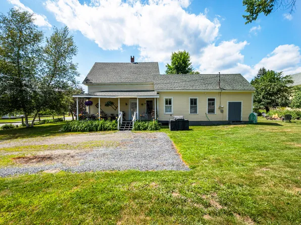 13 Cross Street, Rangeley, ME 04970