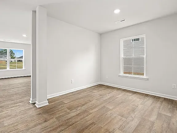 4 bed, 2.5 bath, 2644 sqft, $2,450 — Photo 4