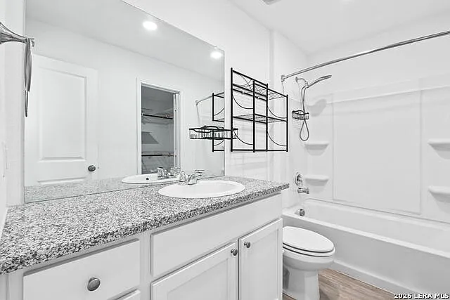 422 De Herrera — Photo 13
