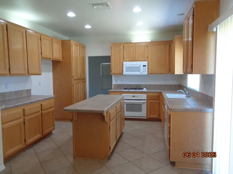 2045 W Avenue J #7 — Photo 8