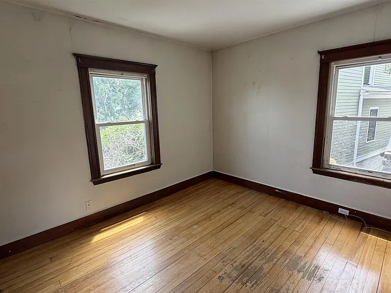 374 McGrath Hwy — Photo 15