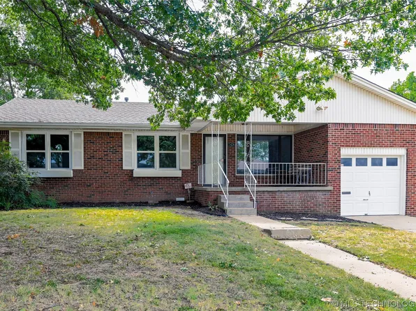 7476 E 2nd St, Tulsa, OK 74112