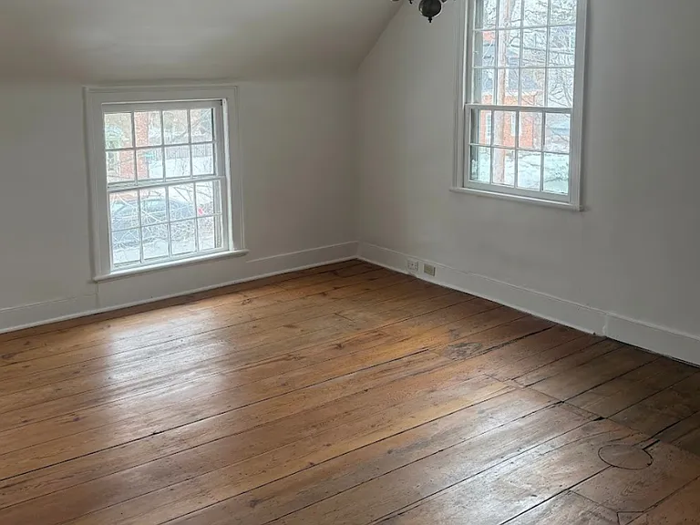 16 Hudson St #2 — Photo 3