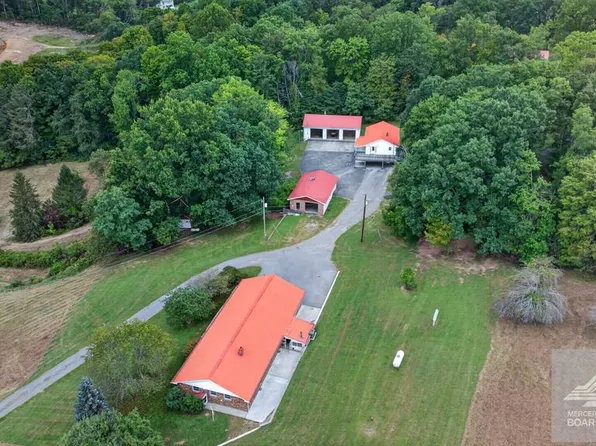 7040 New Hope Rd, Bluefield, WV 24701