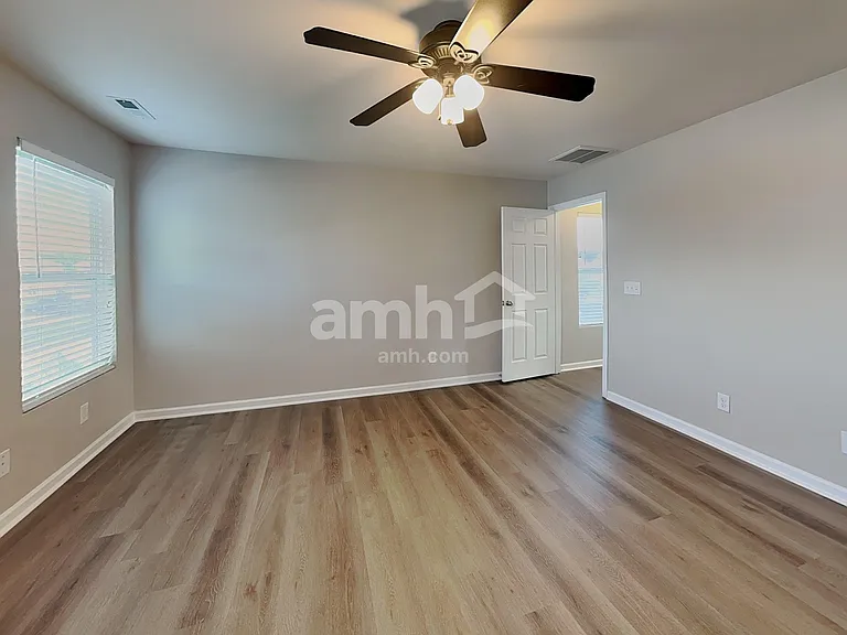 1004 Garden Web Rd — Photo 10