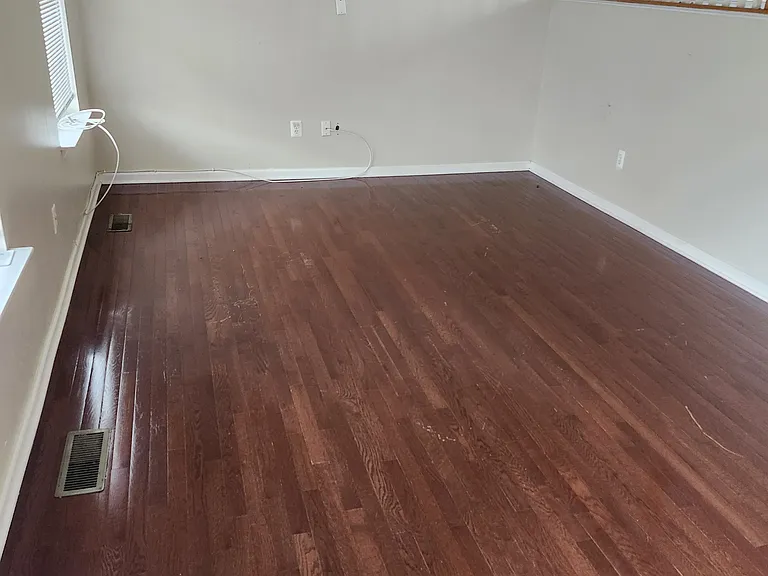 8 Pembroke Ln — Photo 4