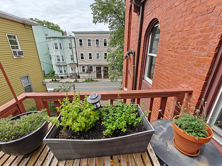 236 Columbia St — Photo 35