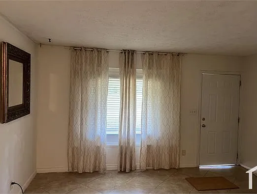 4949 Portsmouth Ave — Photo 4