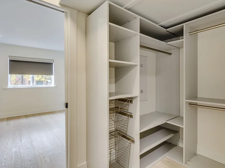 1Bed - Closet