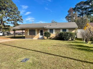 518 Magnolia St, New Llano, LA 71461