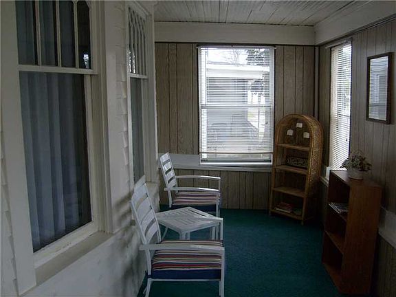 2nd image of 44 Vine St