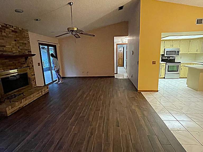 Living room /kitchen