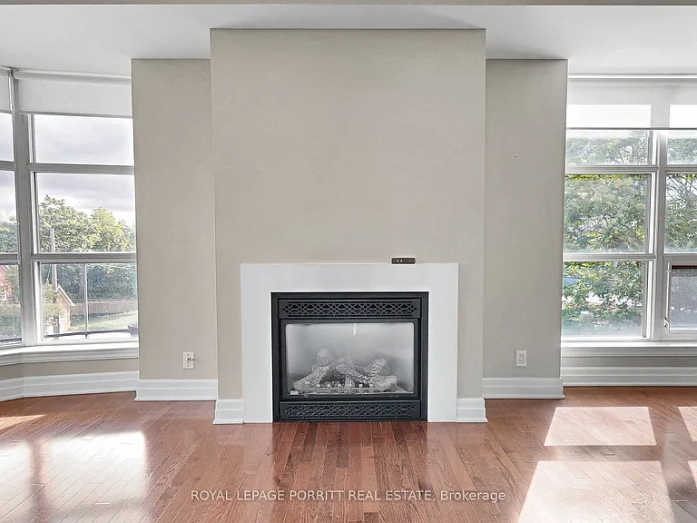 9 Burnhamthorpe Cres #309 — Photo 21