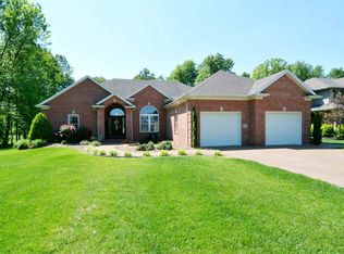 6955 Rosewood Ln, Newburgh, IN 47630