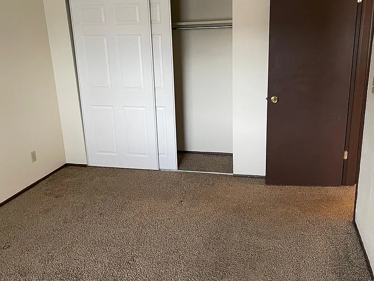 Colony Court Apartments — Photo 21