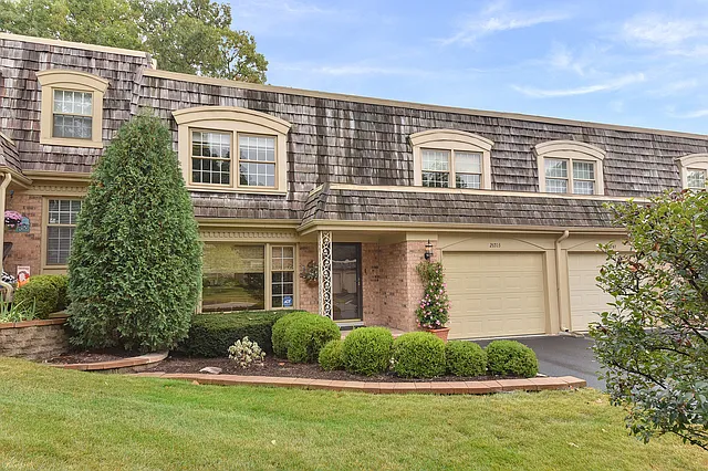 2S703 Avenue Normandy W photo 1