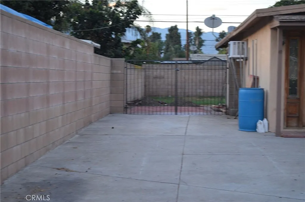 3 bed, 1301 sqft, $3,200 — Photo 4