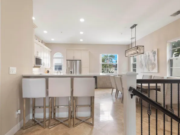 52 Via Floresta Drive, Boca Raton, FL 33487