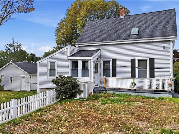 4th image of 140 Lake St