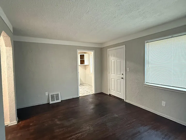 14891 Hartwell St — Photo 6