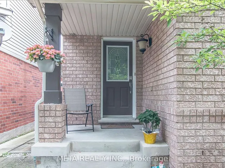 2109 Dunmore Ave — Photo 2