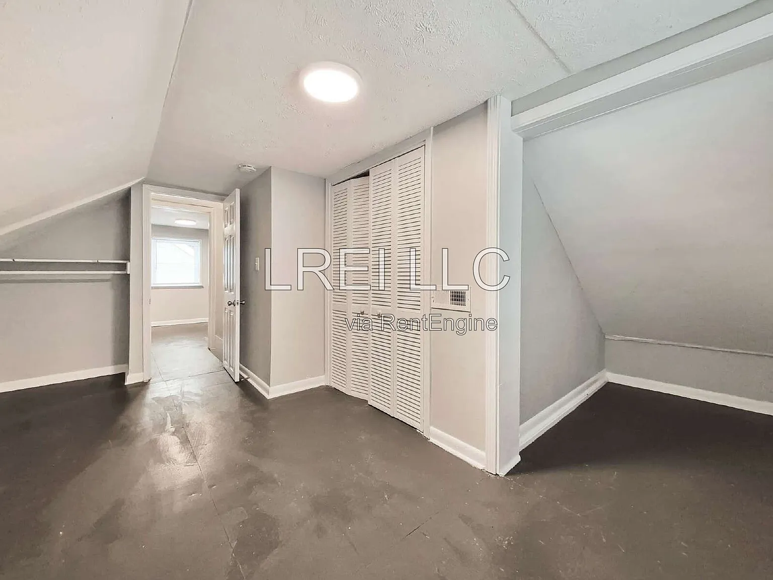 2 bed, 1.0 bath, 700 sqft, $1,025 — Photo 3