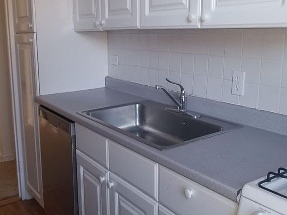 4th image of 73-45 210th St #4B