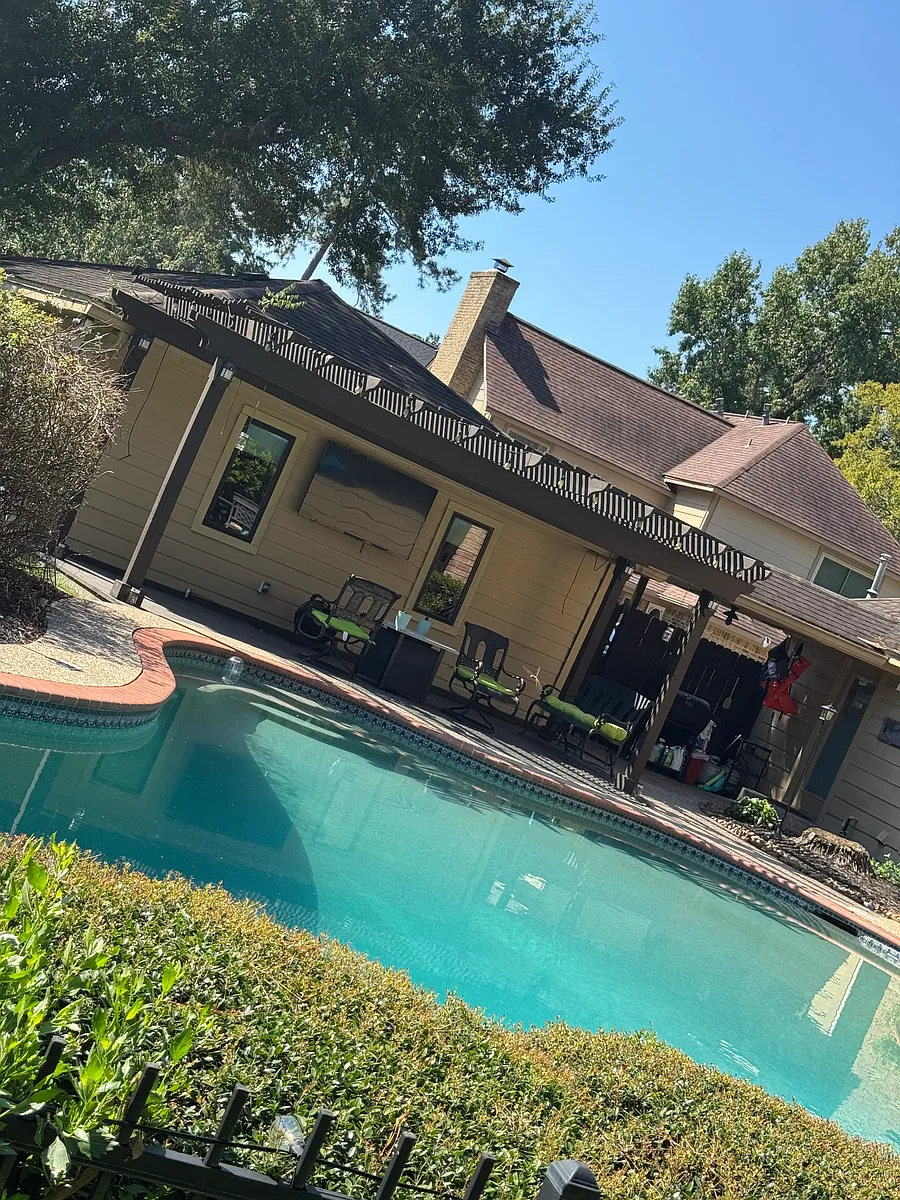 Private pool - Ravensworth Dr