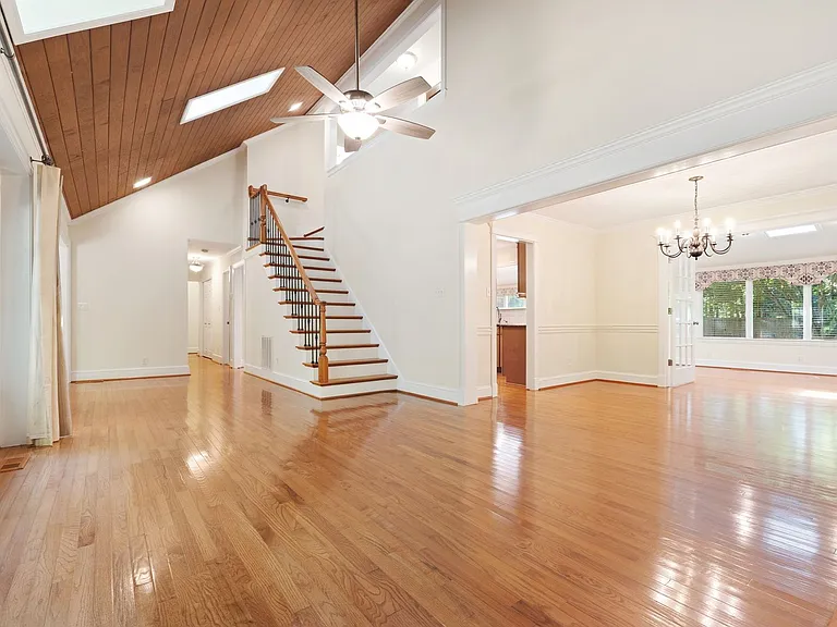 5419 Valinda Dr — Photo 3