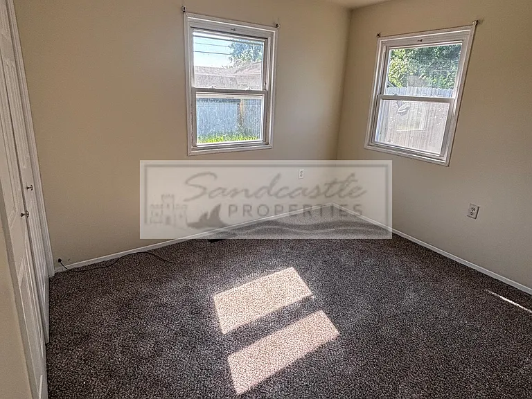 735 Imperial Rd — Photo 5