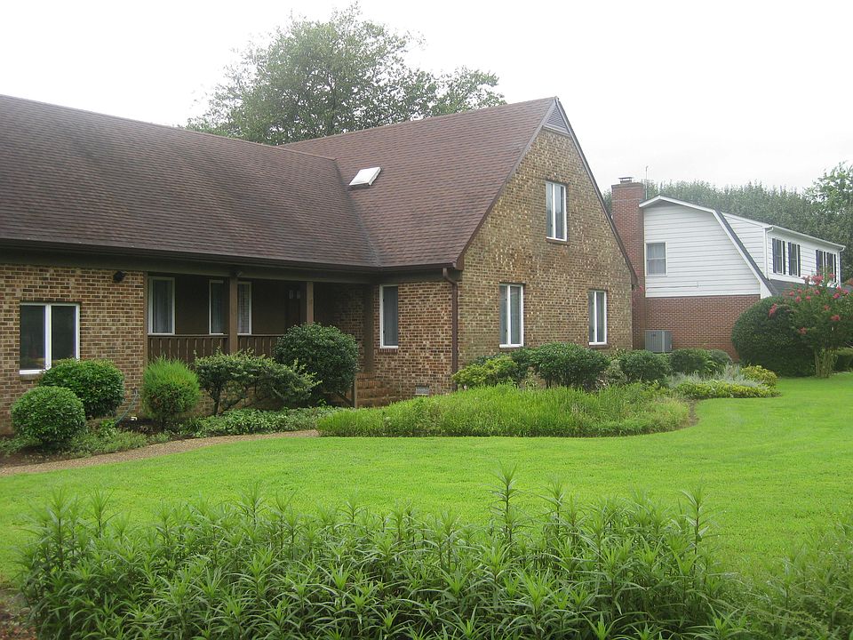 1st image of 20 Riverview Dr