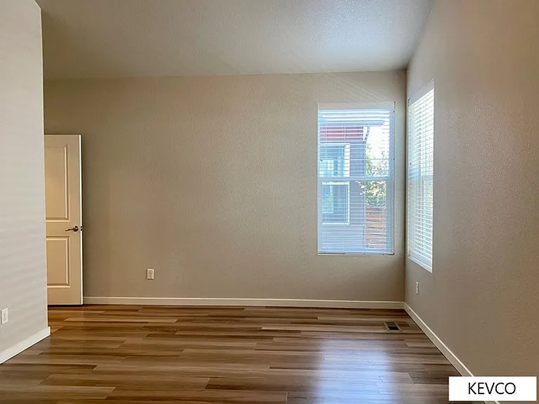 2950 Sykes Dr — Photo 9