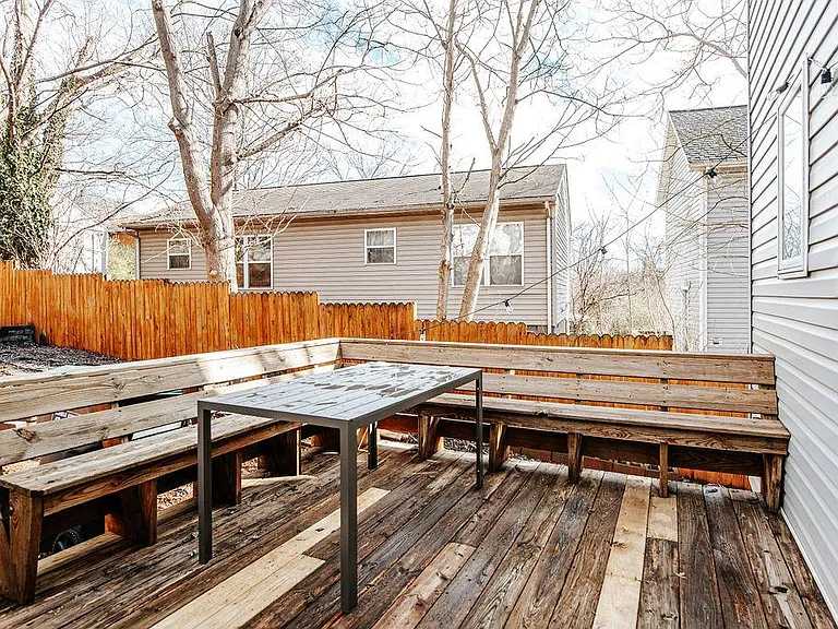 1511 Vine St — Photo 13