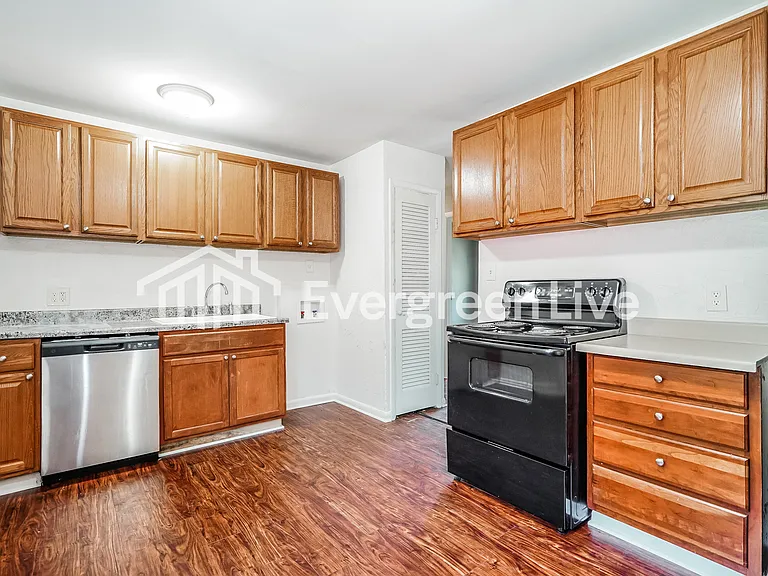 1550 Wilton Dr — Photo 7