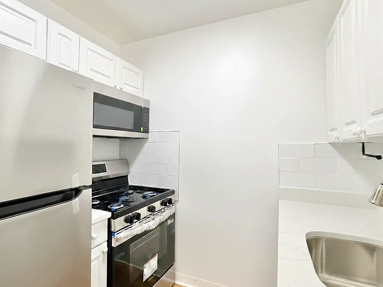 56 Court St #4HH — Photo 4