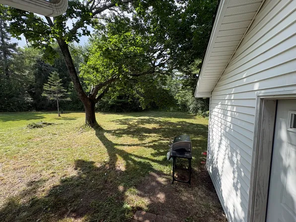 188 Stillwater Ave, Bangor, ME 04401