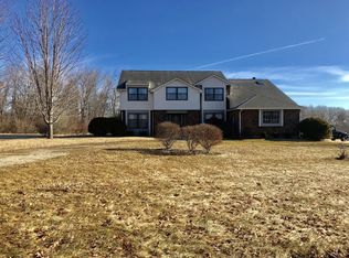 6514 Johnson Rd, Hebron, IL 60034