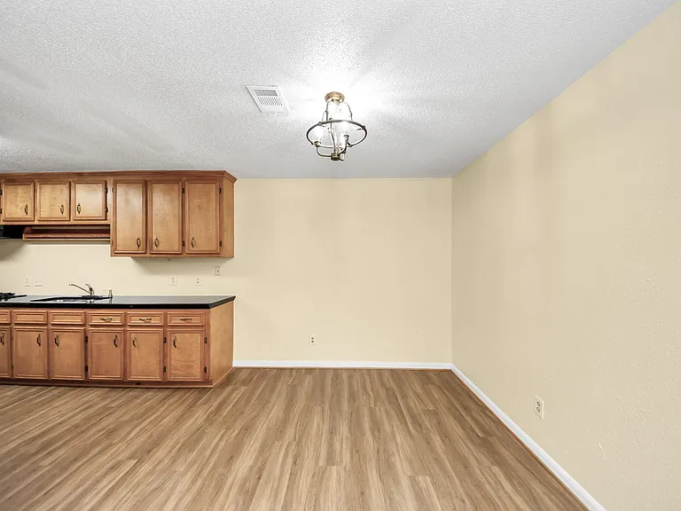 8105 Lanham Ln — Photo 8