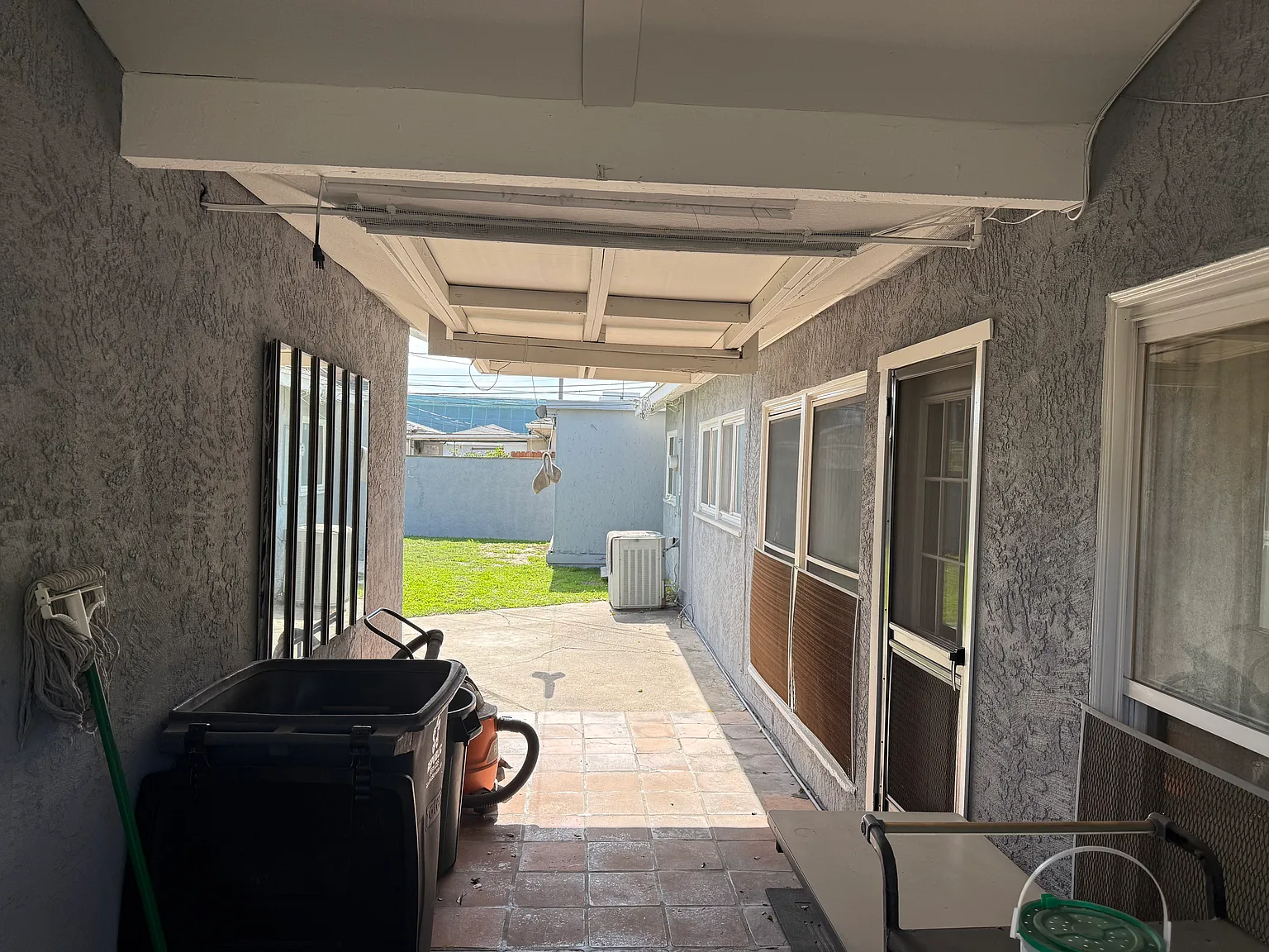 3 bed, 1141 sqft, $3,700 — Photo 4