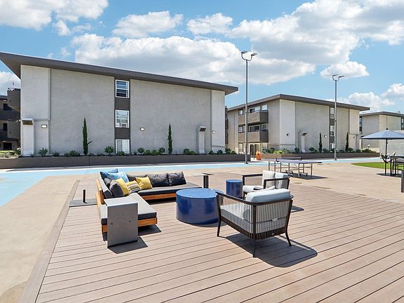 3rd image of 15454 Sherman Way #2101